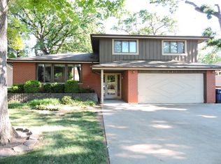 6921 W 109th St, Worth, IL