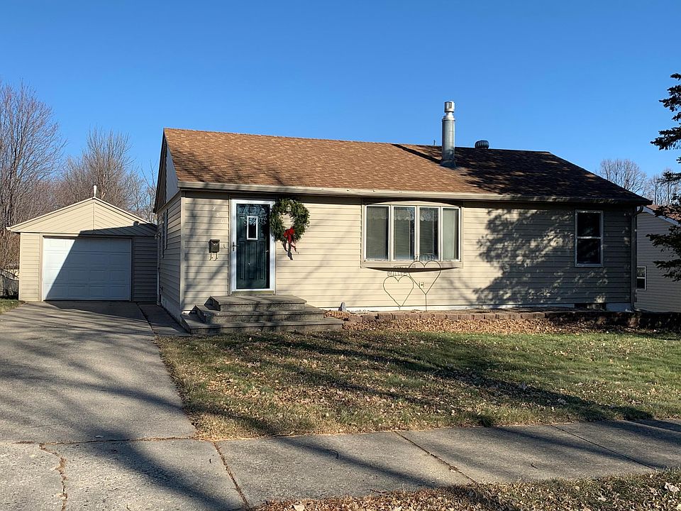 1st image of 230 Lakehill Dr