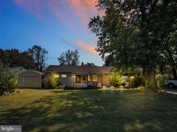 39 S 36th St, Camp Hill, PA 17011