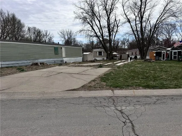 3112 Joyce Ln, Saint Joseph, MO 64503