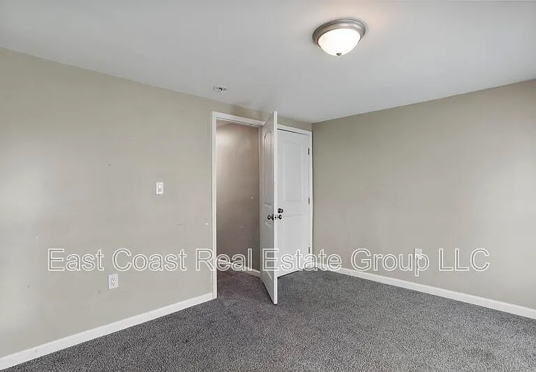 812 Dale St — Photo 15