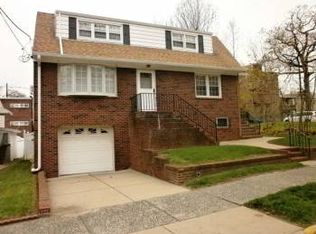 427 Gorge Rd, Cliffside Park, NJ 07010