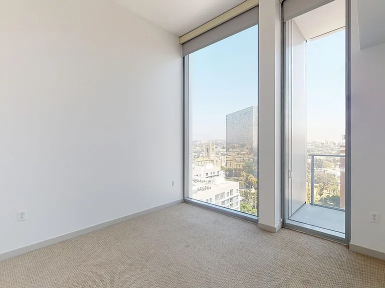 3033 Wilshire — Photo 70
