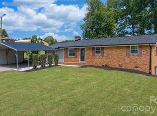 2823 39th Ave NE, Hickory, NC 28601