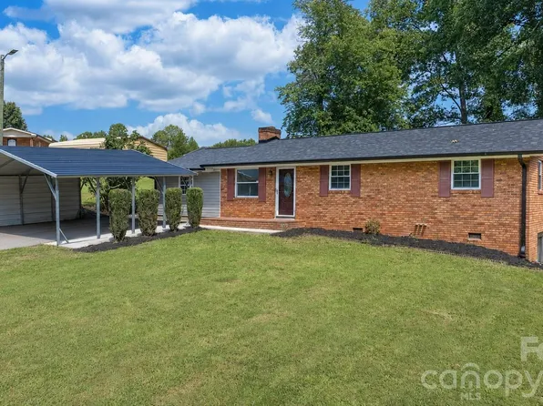 2823 39th Ave NE, Hickory, NC 28601