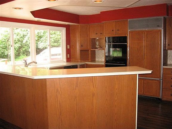 4th image of 277 N Countryside Dr