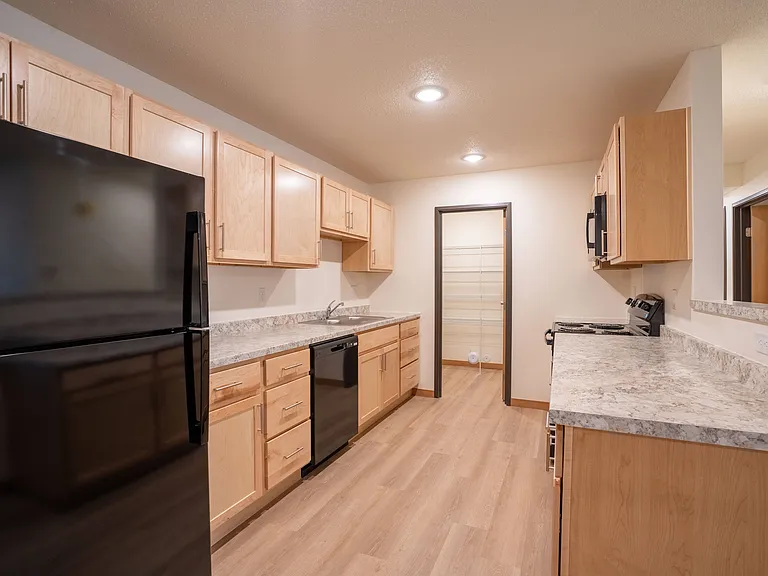 Cherry Creek Apartments | 21E | Kitchen