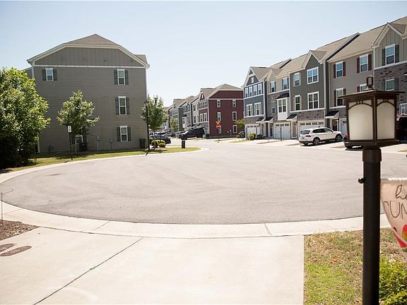 3rd image of 1013 Stern Way