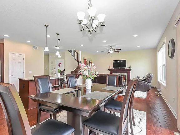 4th image of 1573X Evergreen Ave
