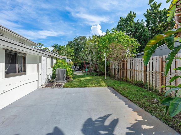 3rd image of 20335 NE 13th Court