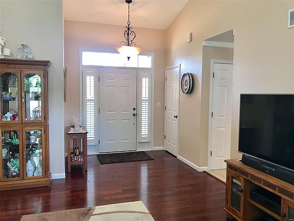 2nd image of 53 Annebriar Dr