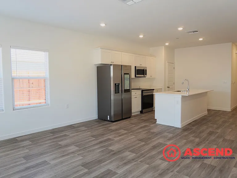 8206 Wandesford Dr — Photo 4