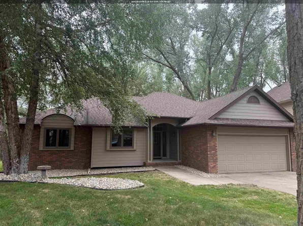 373 Muirfield Ct, North Sioux City, SD 57049
