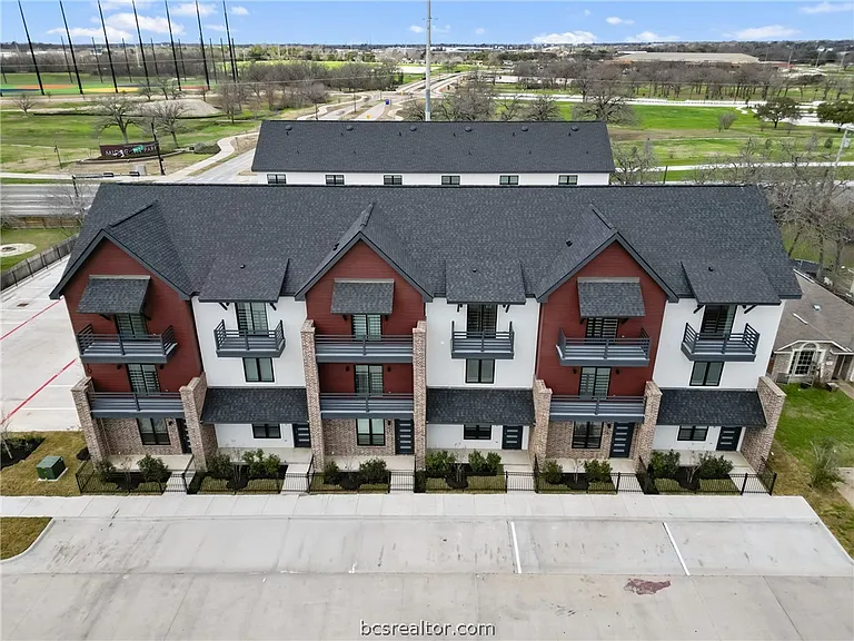 310 Fairway Dr #113 — Photo 3