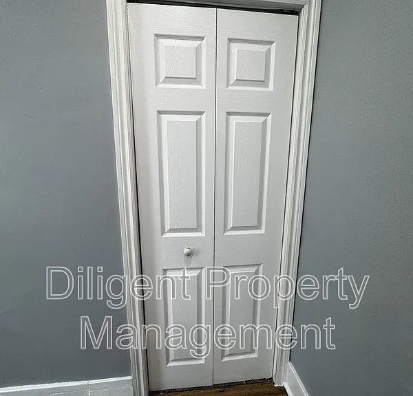 492 King George St #1 — Photo 23