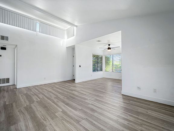 Living Room (Unfurnished #2)