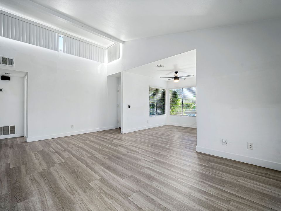 Living Room (Unfurnished #2)