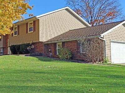 313 Hillcrest Dr, Washington, IL, 61571