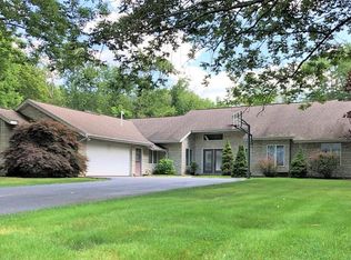 29 Pine Tree Ln, Raynham, MA 02767