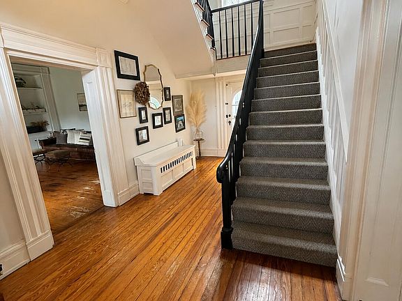 5th image of 3049 Heritage Ln