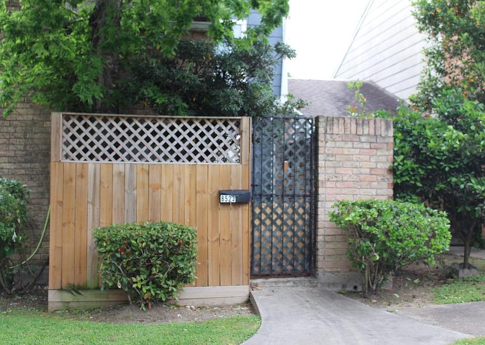 1st image of 8523 Wilcrest Dr