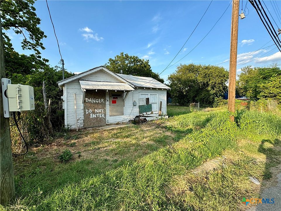 2nd image of 608 E Houston Ave