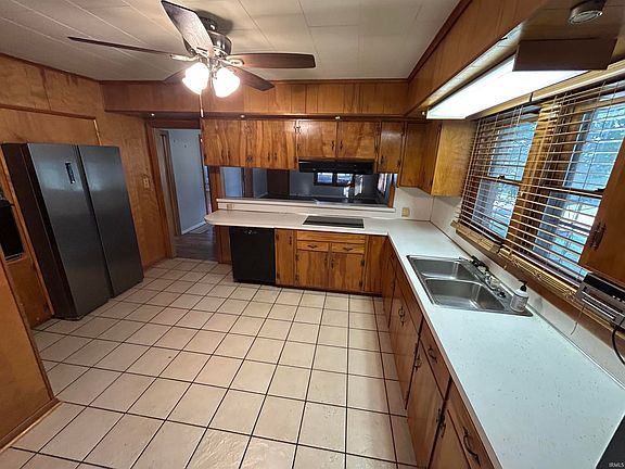 5th image of 10555 E Black Rd