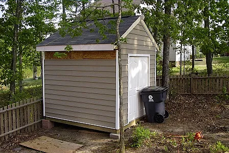 Extra shed in back yard