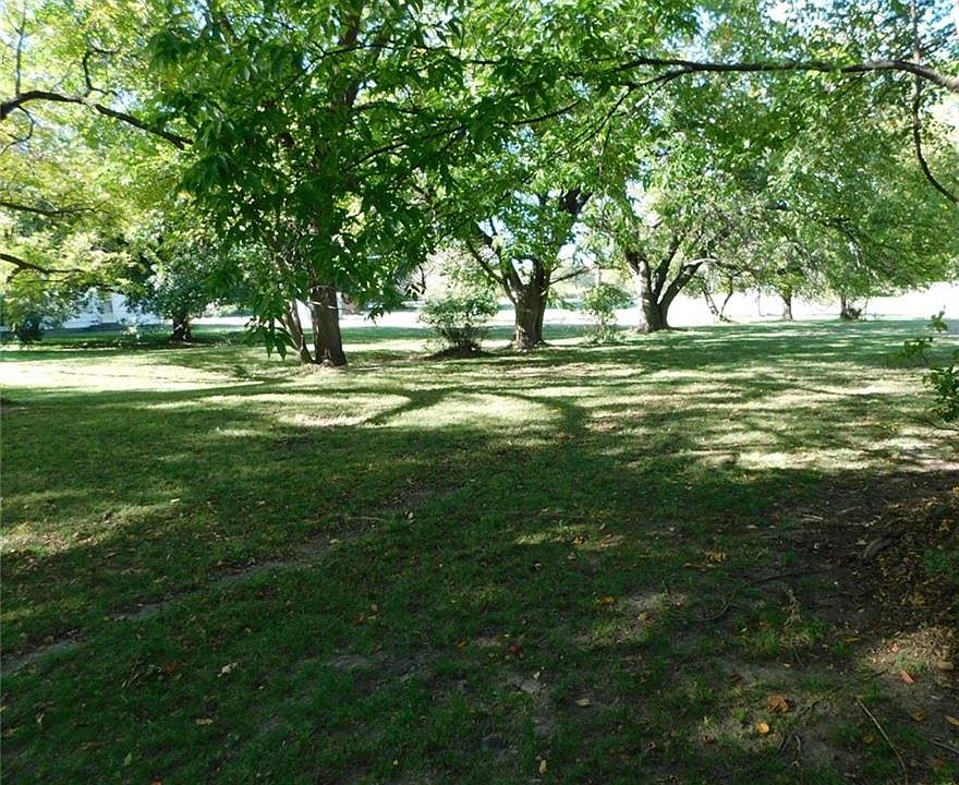 1st image of 0 E 22nd St