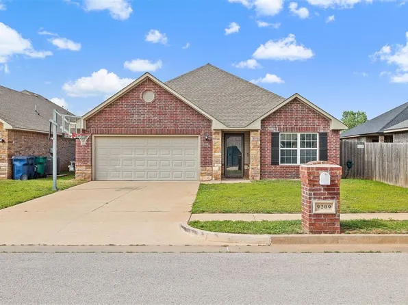 9209 NW 71st St, Yukon, OK 73099
