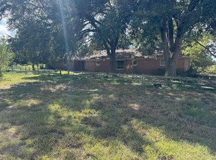1144 Fm 2434, Weimar, TX 78962