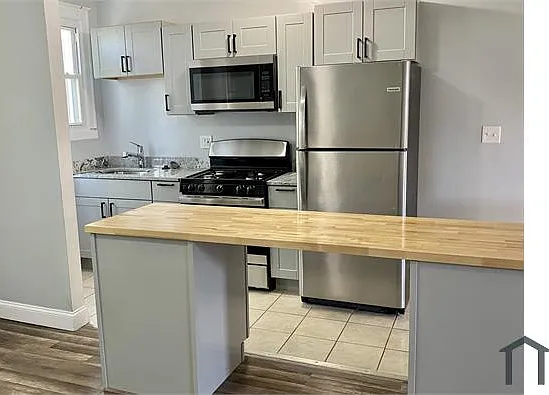 3 bed, $1,500 — Photo 3