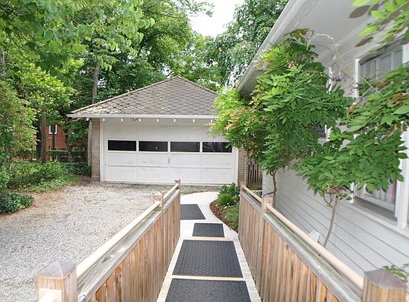 2nd image of 410 6th St
