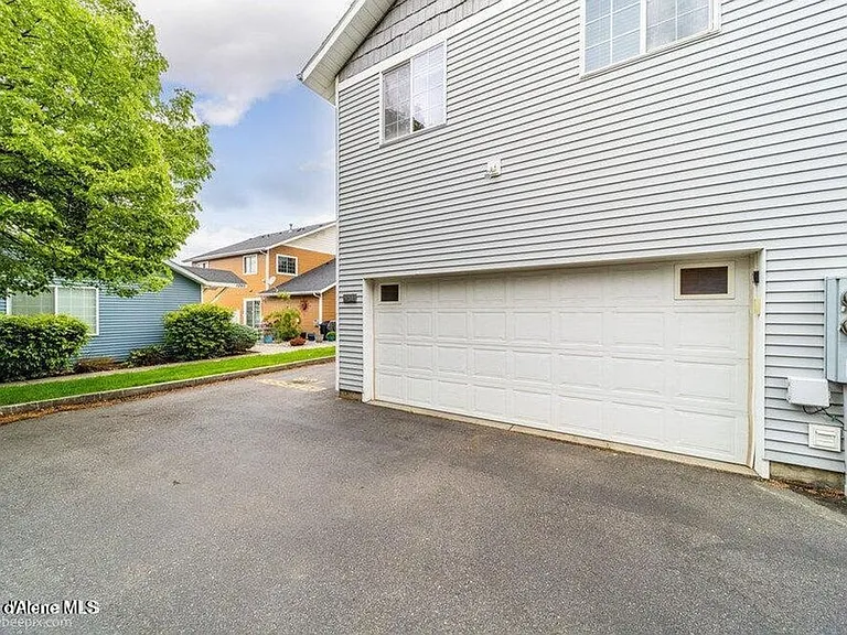 931 N Goldenrod Ct — Photo 26