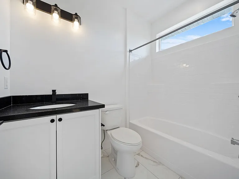 4429 S Fairbourne Ave #102 — Photo 14