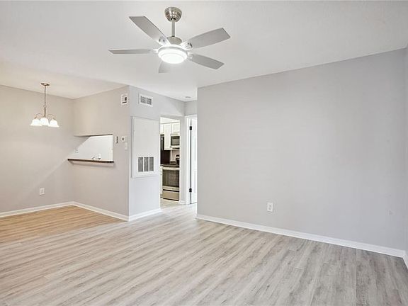 4th image of 4101 Hessmer Ave APT 220