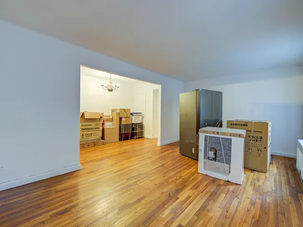 67-12 Yellowstone Boulevard image 10 of 31