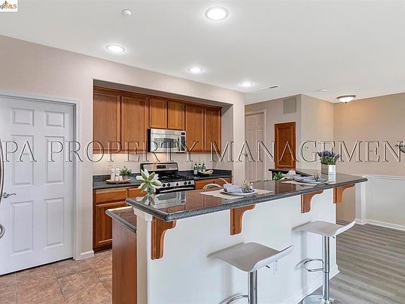 3rd image of 4173 Clarinbridge Cir
