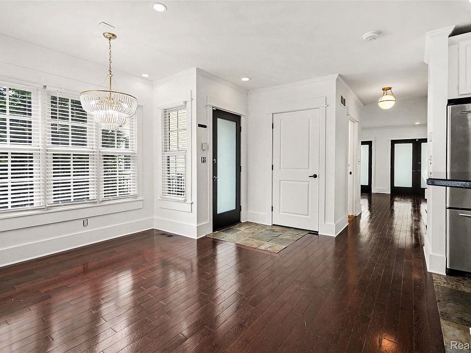 1389 Bird Ave, photo 9