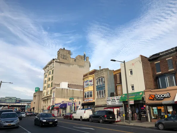 17-23 S 52nd St, Philadelphia, PA 19139