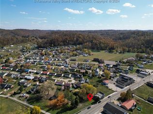 159 Main St, Poca, WV 25159