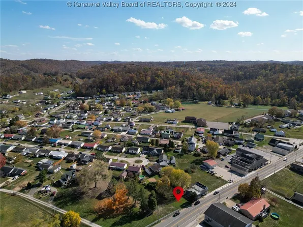 159 Main St, Poca, WV 25159