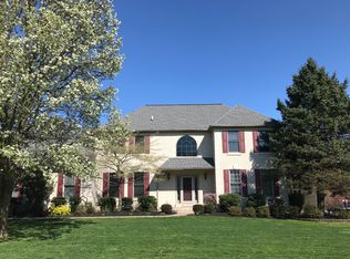 8 Rockhill Dr, Broomall, PA 19008