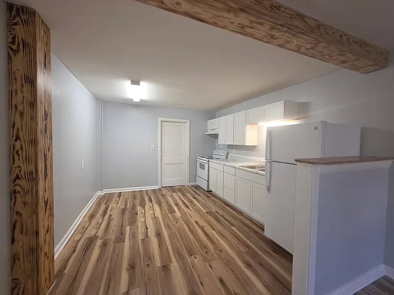 2422 Highland Dr #2 — Photo 6