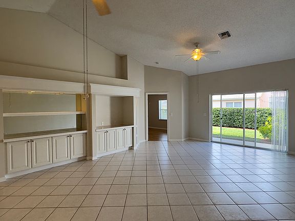5th image of 1955 Waterside Ct E #E