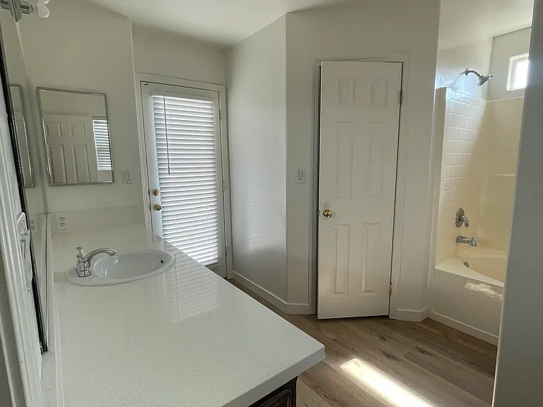 6001 Potenza Ln — Photo 8