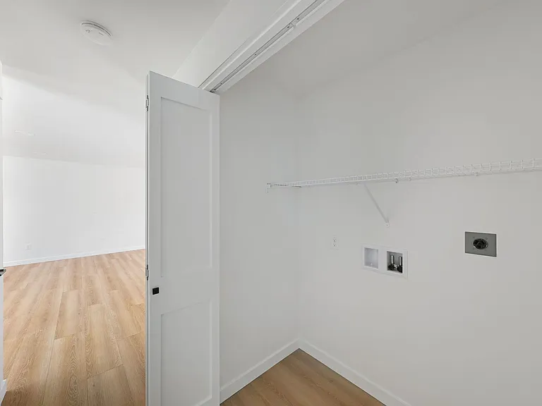2310 30th St — Photo 14