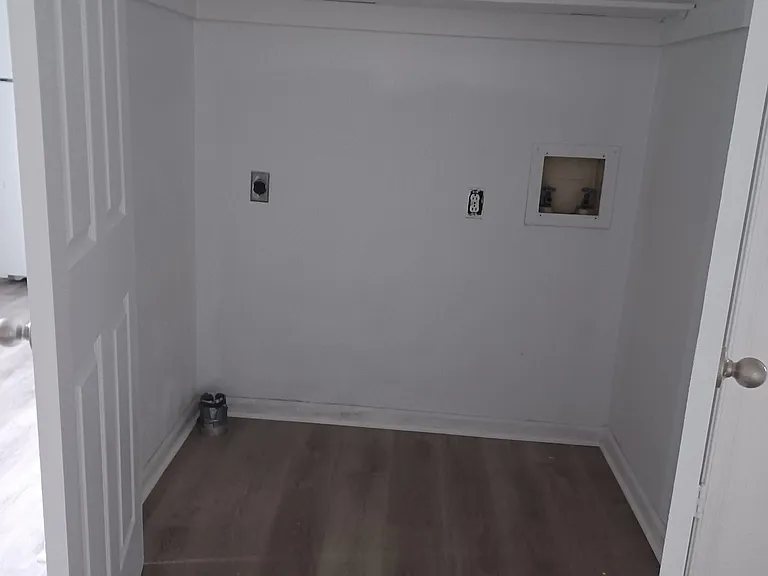 1307 Commerce Ave #A — Photo 6