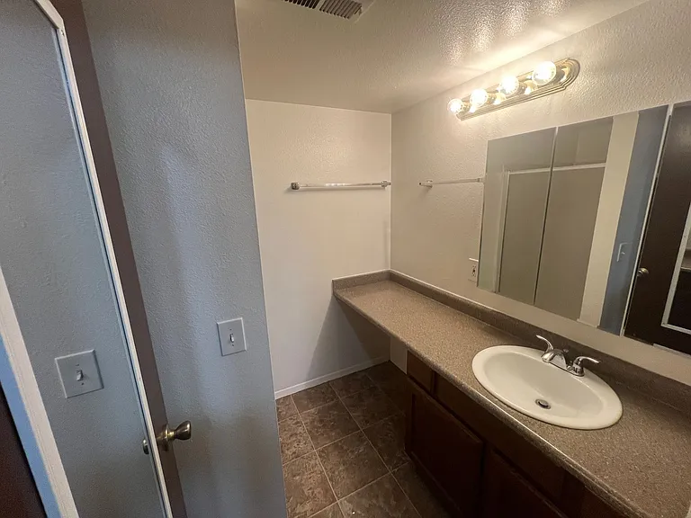 4693 S Brookwillow Cv #B — Photo 11