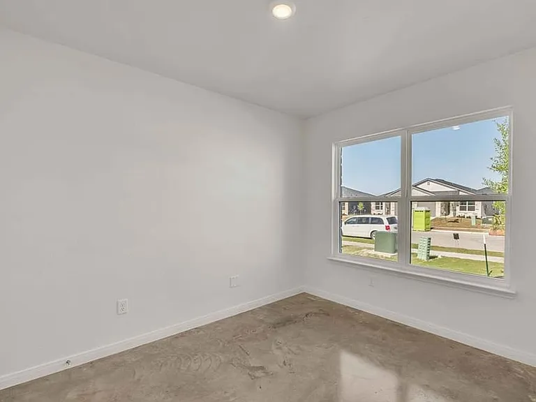 906 Switchgrass Dr #A — Photo 3